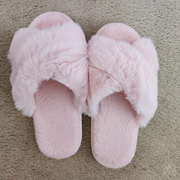 Shoes - 🆕Women's Pink Fuzzy Slippers Cross Band Memory Foam Faux-fur Open Toe Shoes